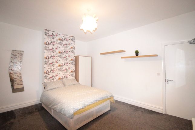 Room 2, 12 Baywood Street, Manchester photo 2