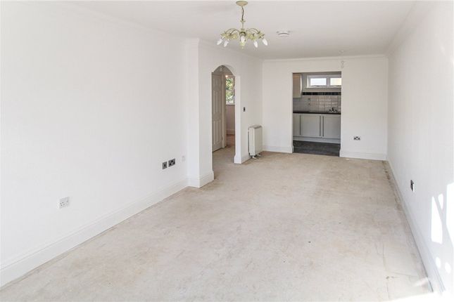 Apartment 11, Burnside House,, Carleton Road, North Yorkshire photo 2
