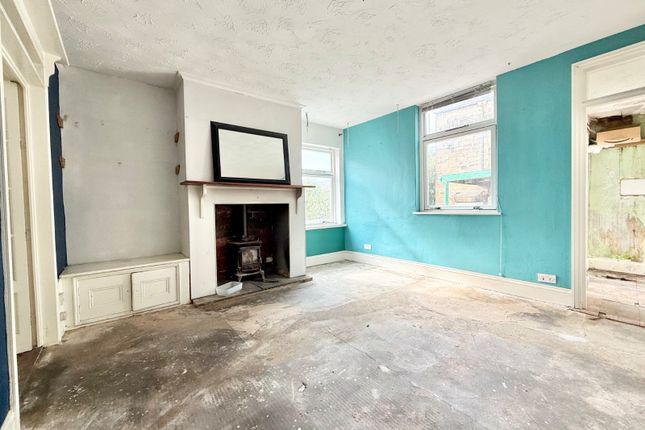 6, School Lane, Wakefield photo 2