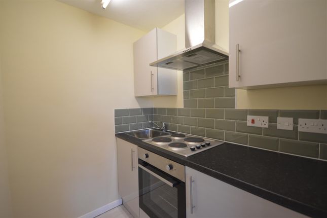 Flat to rent in St. Georges Avenue, Northampton