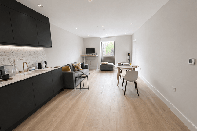 16 Crompton Street, London photo 3