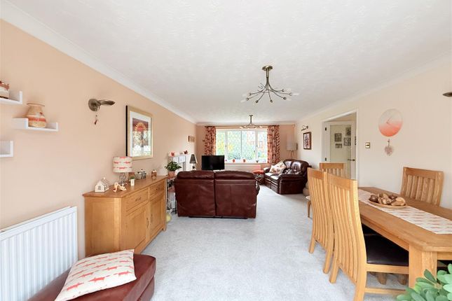 2, Meadowcroft, Hyde photo 3