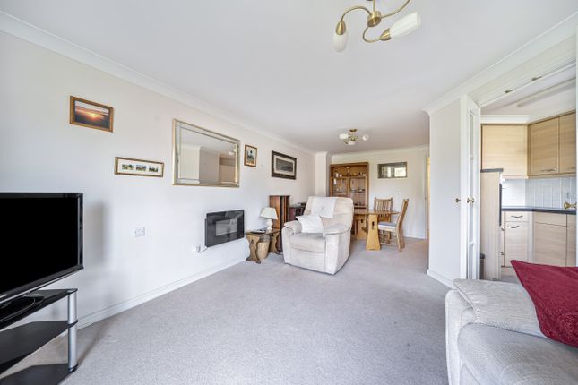 2-bed flat on 38, Cypress Court, 47, Fisher Street, Devon, £130,000