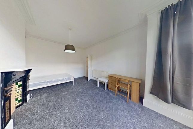 15  Ebor Mount,, Leeds photo 4