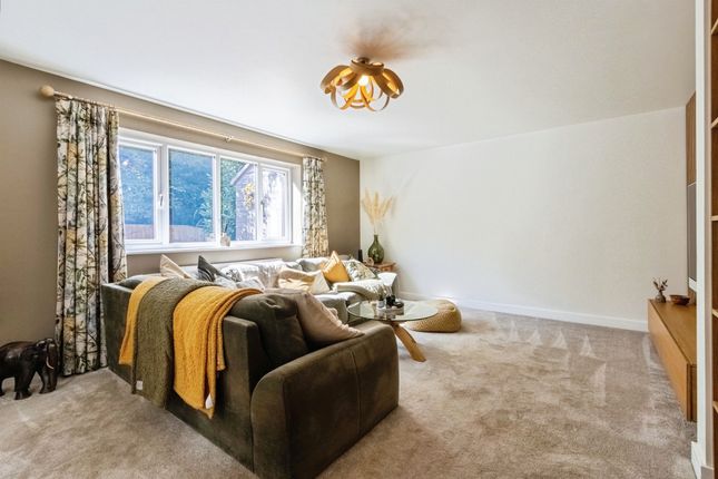 13, Melvinia Crescent, Barnsley photo 4