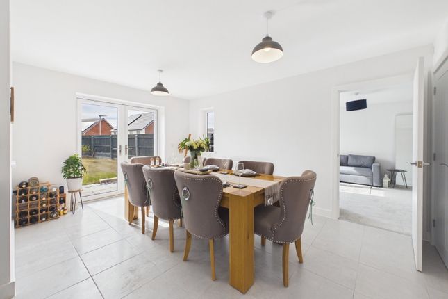 1, Wagtail Close, Calne photo 4