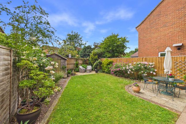 2, Thirsk Close, Chippenham photo 2