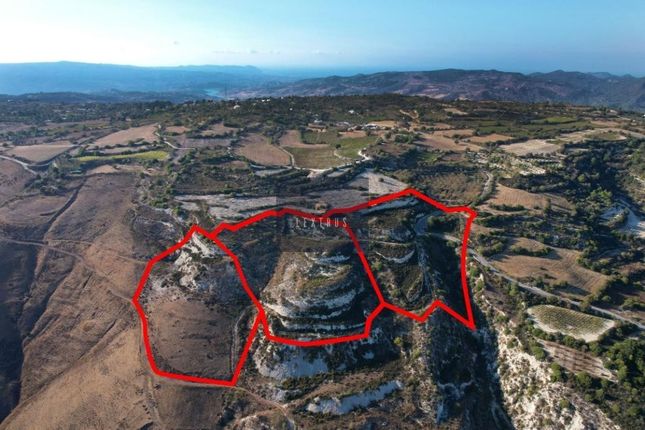 Land for sale in Fyti 8748, Cyprus
