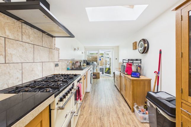 41, Wessington Park, Calne photo 4
