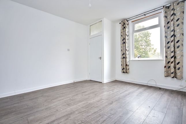 56 Victoria Road, Wigan photo 2