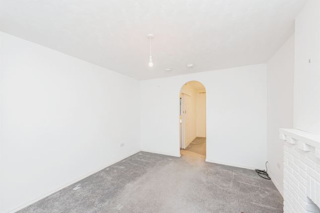 24, Wordsworth Close, Rugeley photo 4