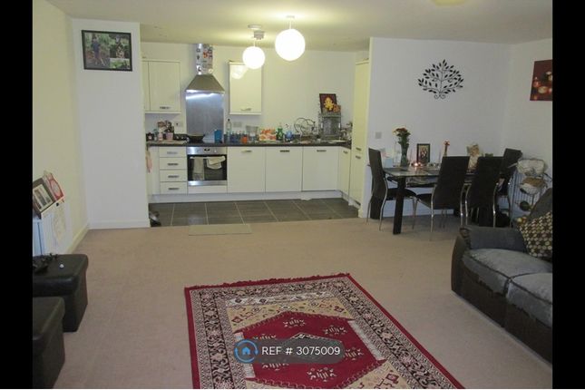 Flat, Ernest Websdale House Harlequin Close, Barking photo 2