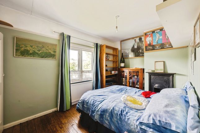 38, Downsway, Surrey photo 4