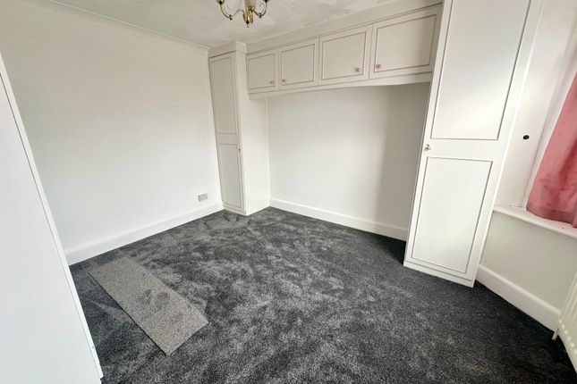 654, Ringwood Road, Poole photo 2