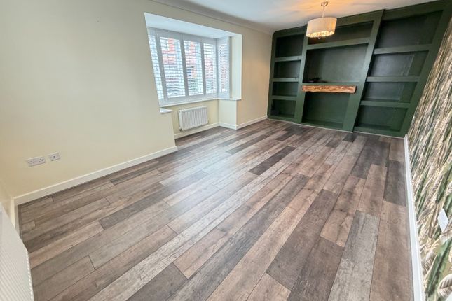 30, Aspen Way, Bedford photo 4