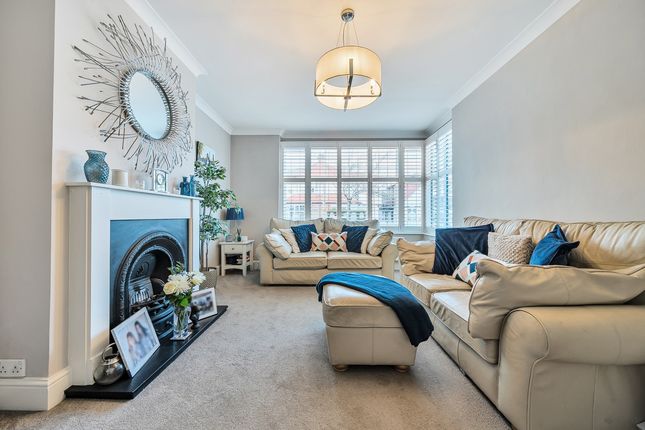 53, Crombie Road, Sidcup photo 3