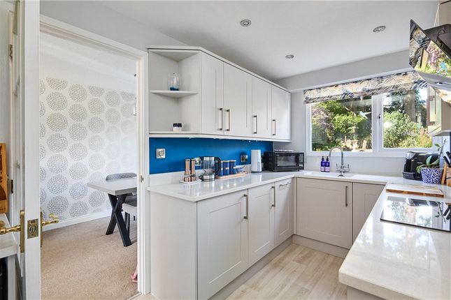 30, Whiteley Croft Road, West Yorkshire photo 4