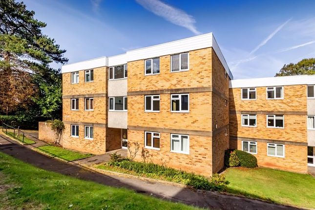 Flat 4 The Cedars, Hazelwood Road, Bristol photo 2