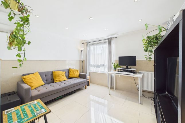 1-bed flat on 12, Victoria Crescent, London, £260,000