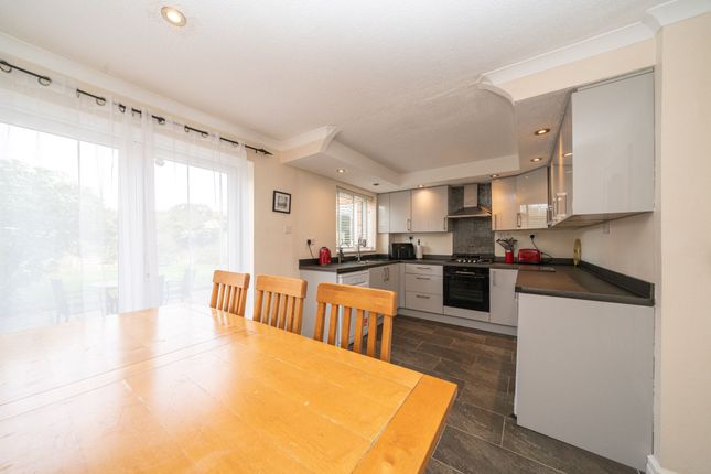 31 Botley Road, Hemel Hempstead photo 2