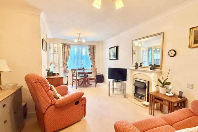 Flat 18, Heathlands Court Beaulieu Road, Southampton photo 3