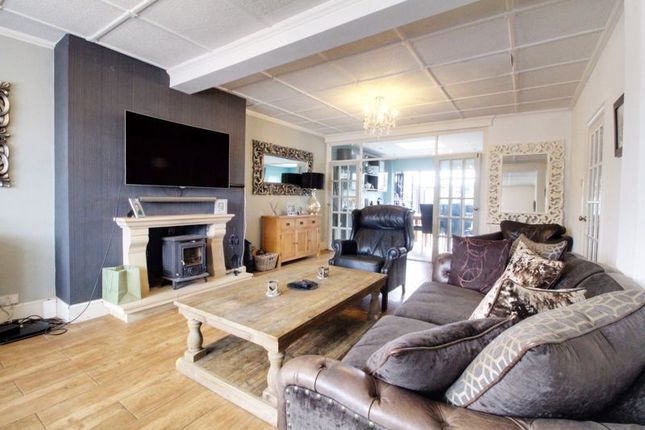 70, Cuffley Hill, Goffs Oak photo 3