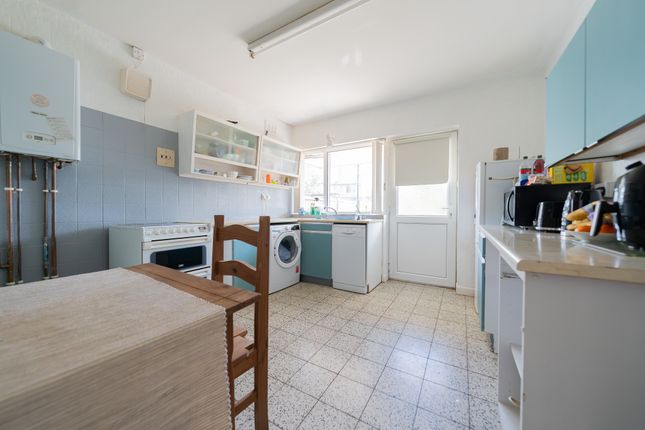 88 Arnolds Crescent, Leicester photo 3