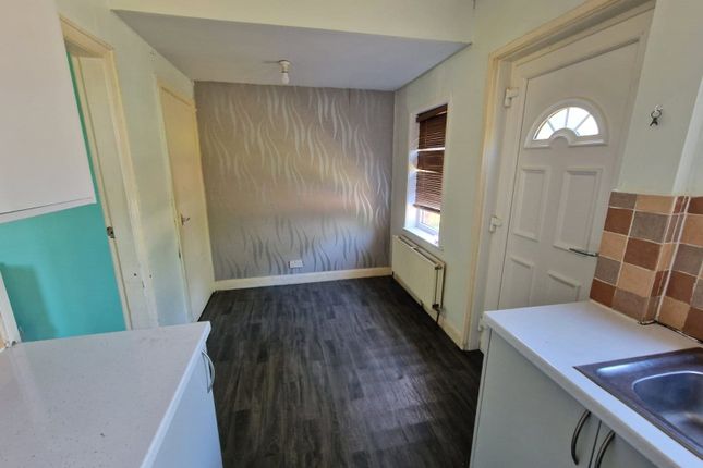 51, Heckmondwike Road, West Yorkshire photo 5