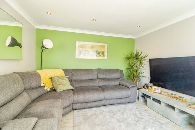 6, Thames Close, Milton Keynes photo 3