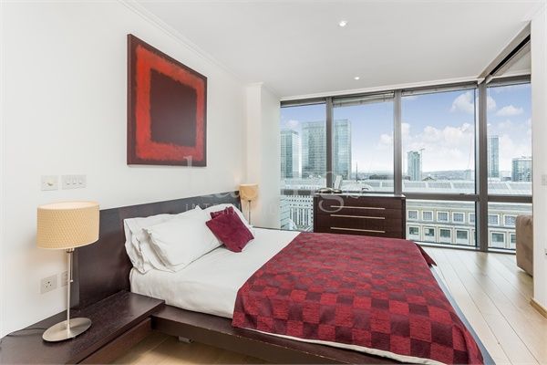 Flat to rent in West India Quay, Hertsmere Road, Canary Wharf, London