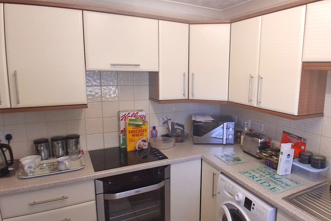 26, Pinewood Avenue, Peterborough photo 3