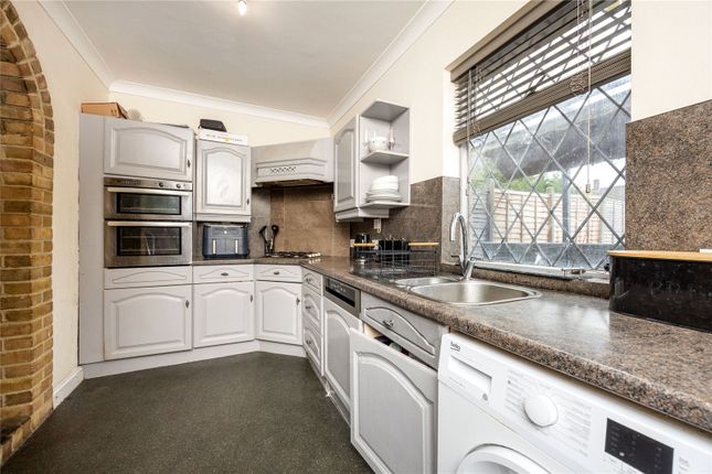 54, Prince Albert Square, Surrey photo 4