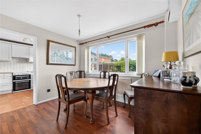 6, Ashley Way, Surrey photo 3