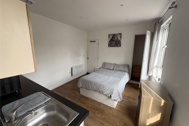 Flat B, 10, London Road, Bristol photo 3