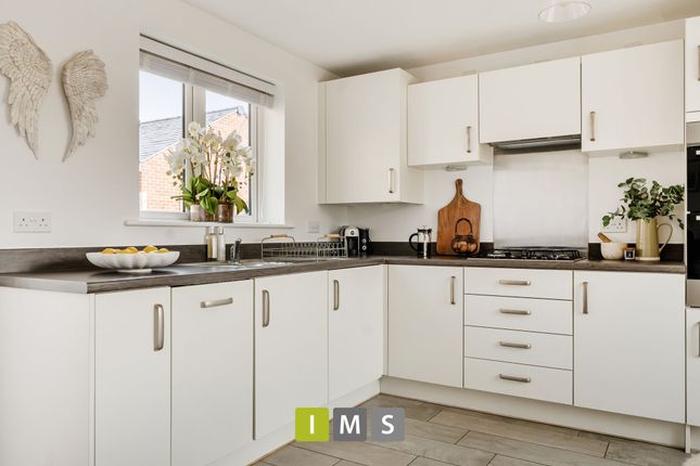 8 Norreys Drive, Bicester photo 3
