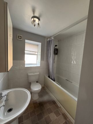 Flat 5 31, Marigold Lane, Loughborough photo 5