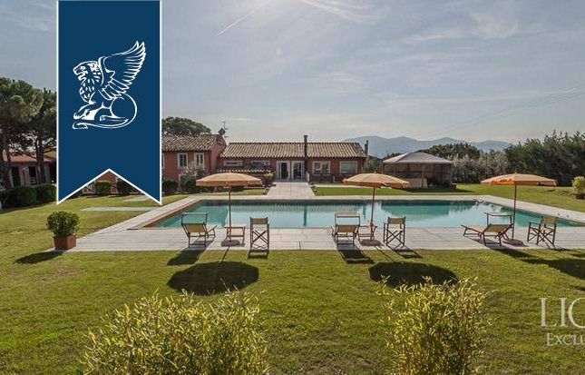 Villa for sale in Capannori, Lucca, Toscana