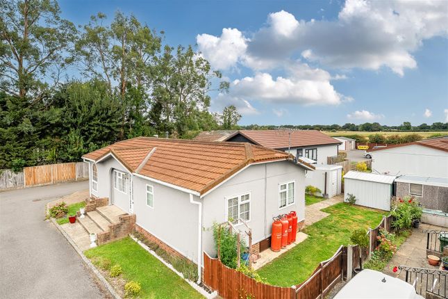 2-bed caravan on 38 Shenley Park, Bletchenden Road, Ashford, £160,000