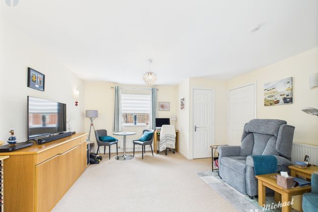 8 Cavendish Way, Aylesbury photo 2