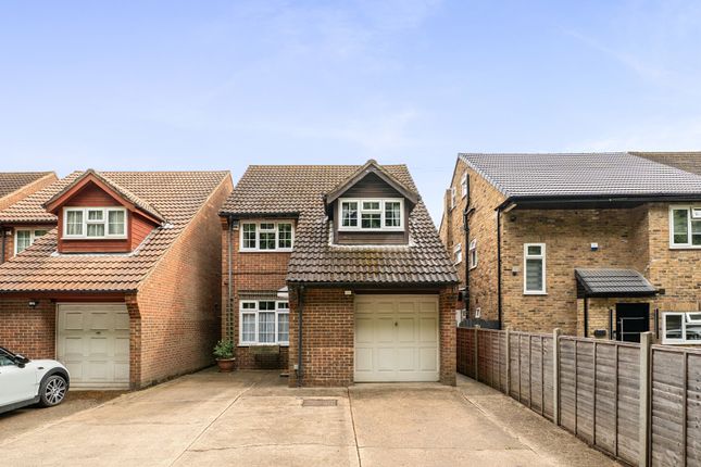19, The Avenue, Uxbridge photo 2
