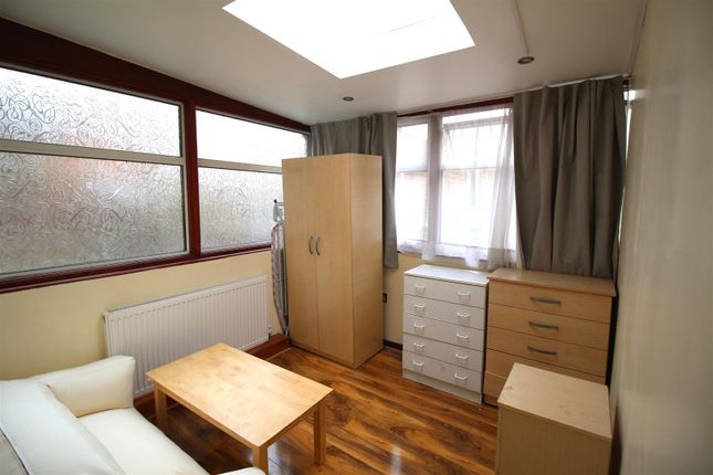 Room 2, 40A, Wembley Park Drive, Wembley photo 4