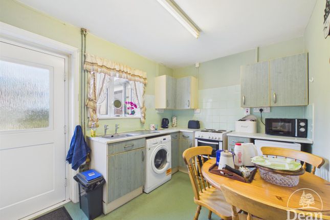 60, Parkend Road, Lydney photo 3