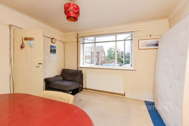 41, Star Post Road, Surrey photo 4