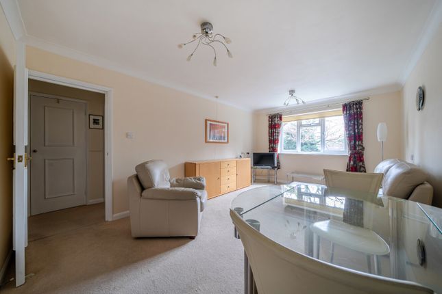 Flat 14 Summerlands Lodge,, Farnborough Common, Orpington photo 2