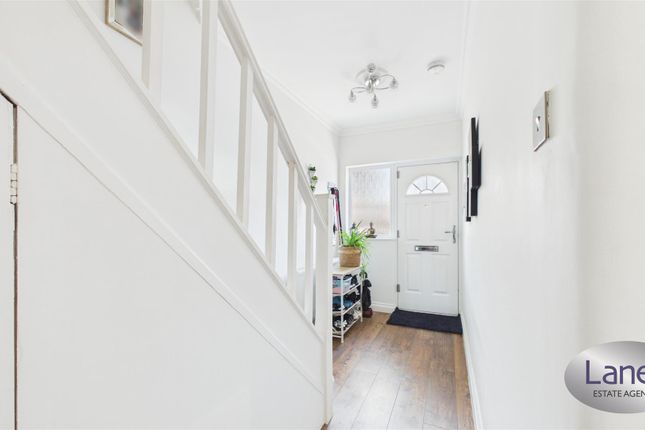 124, Clive Road, Enfield photo 3