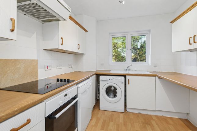 22 Barrington Lodge,, Princes Road, Surrey photo 2