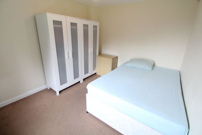 21, Treetop Close, Bedfordshire photo 4