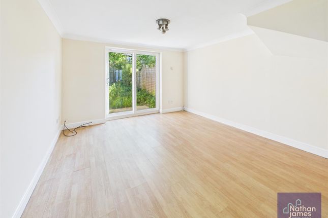 16, Rockfield Grove, Caldicot photo 4