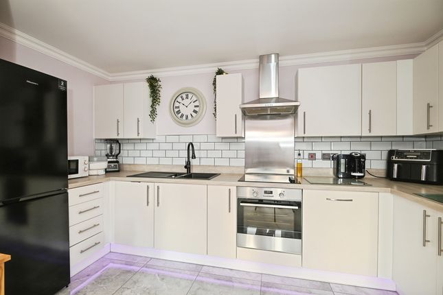 10, Jubilee Street, Sittingbourne photo 2