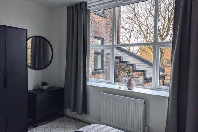 Flat for sale in Johnsons Square, Oldham Road, Manchester, Greater Manchester